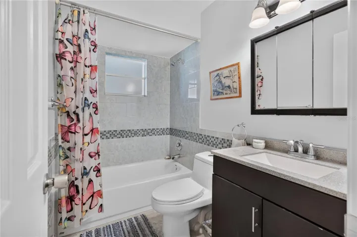 second bathroom with Bathtub
