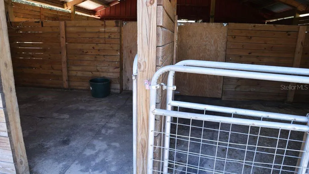 BARN 2