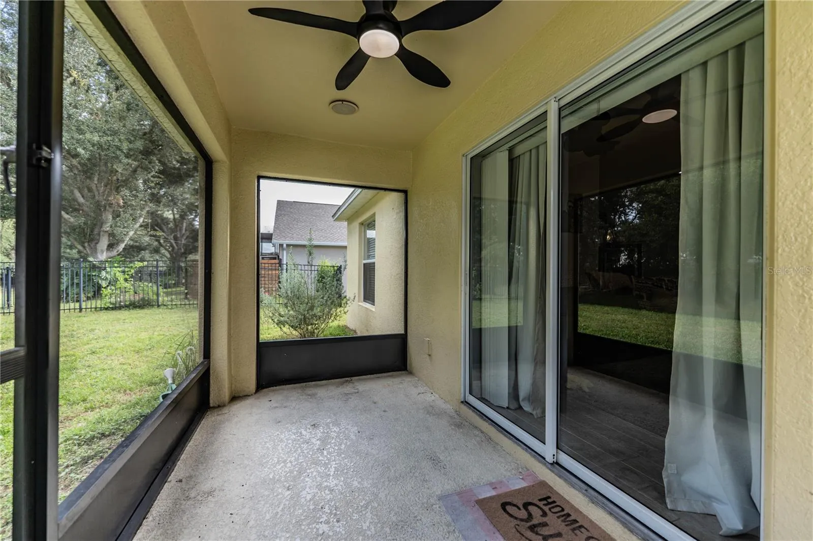 Screen porch