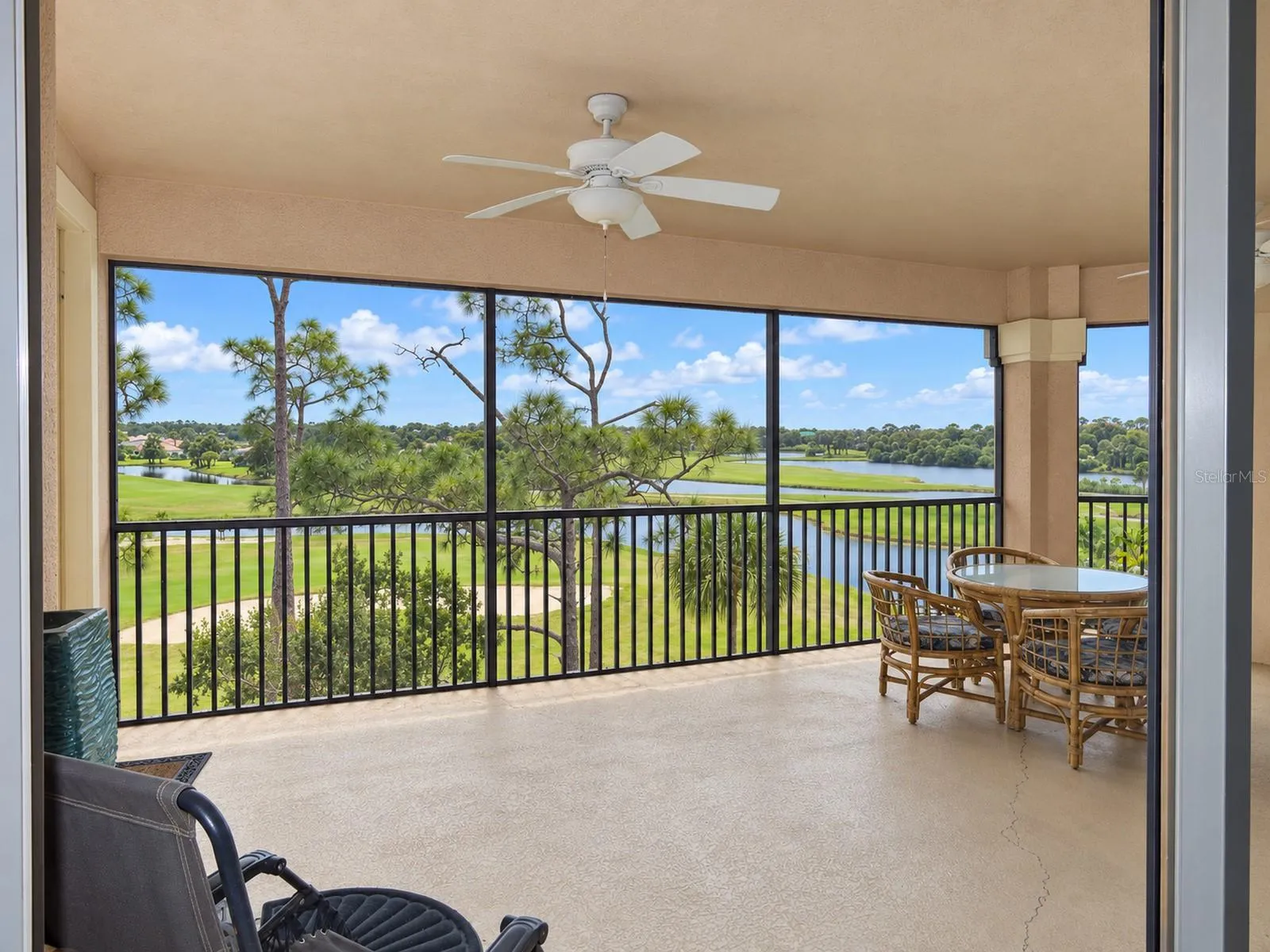 Spacious Lanai
