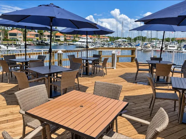 Marina front south basin waterfront, casual dining