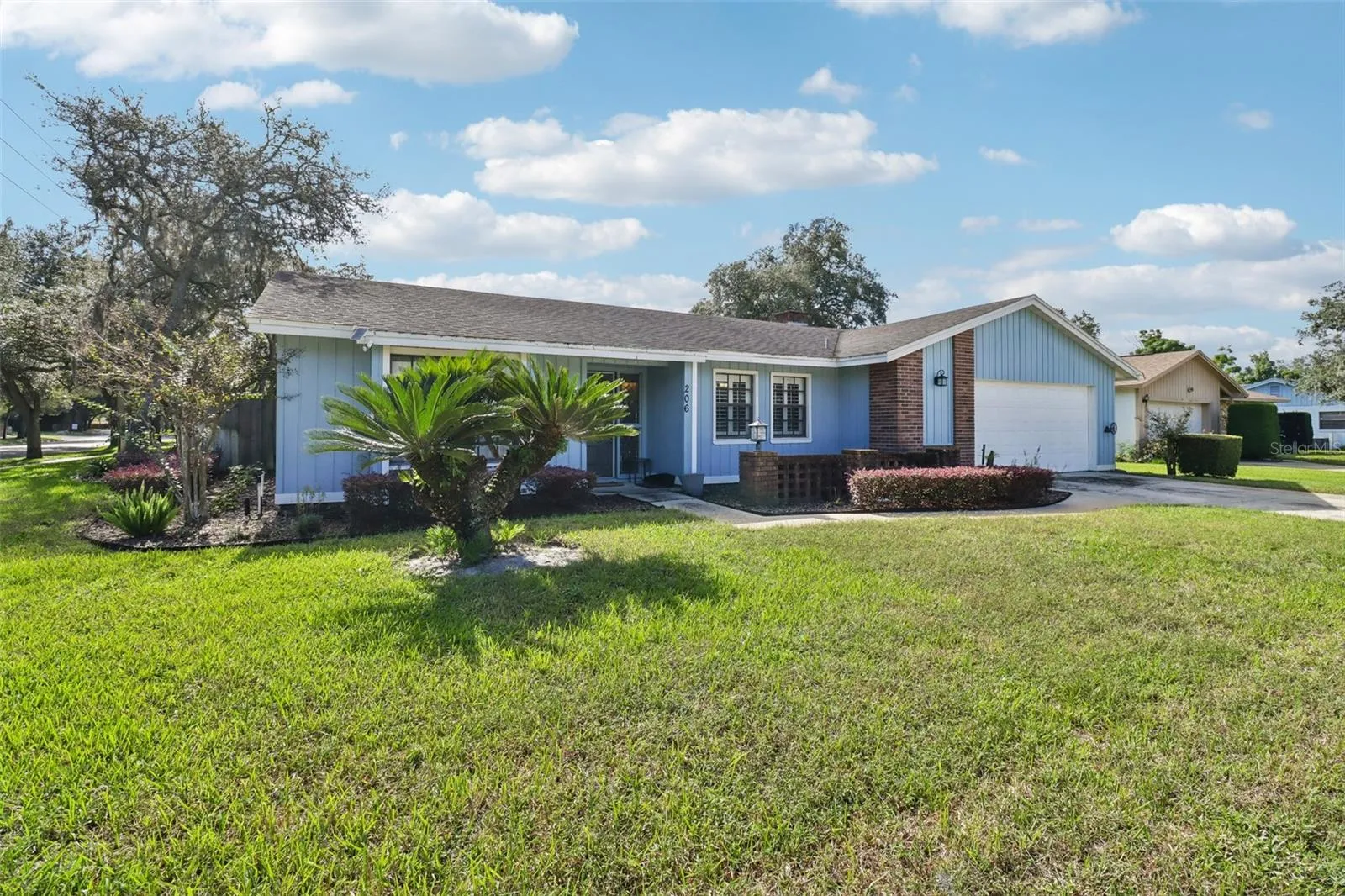 Welcome to Wekiva Hills, an established Longwood community known for its mature trees, neighborhood amenities, and convenient location!
