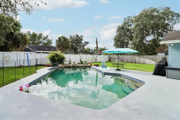 Private Pool.