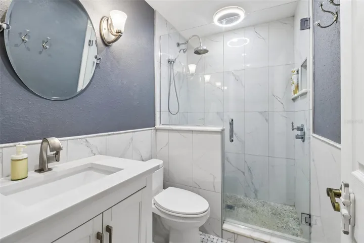 Updated full guest bath.