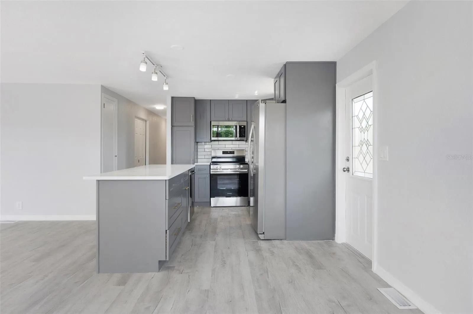 Diningroom facing kitchen