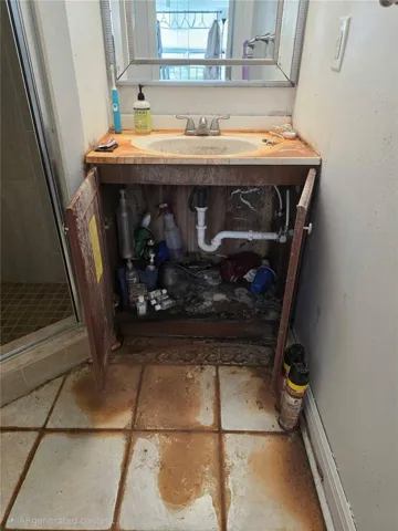 Vanity in En Suite Bath