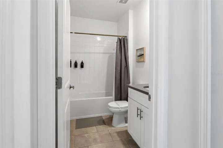 4th bathroom