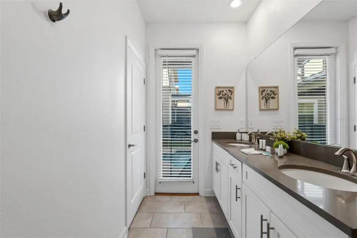 2th bathroom