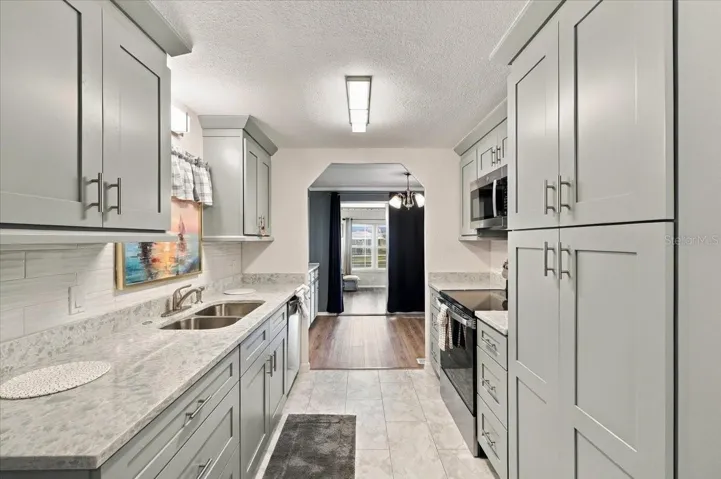 Beautifully remodeled kitchen