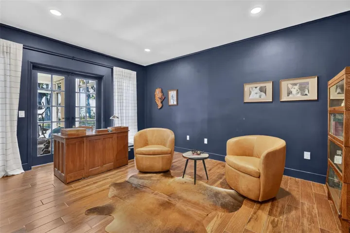 Den/office/possible bedrom 4