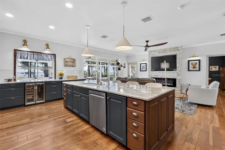 Custom dual-tone cabinetry