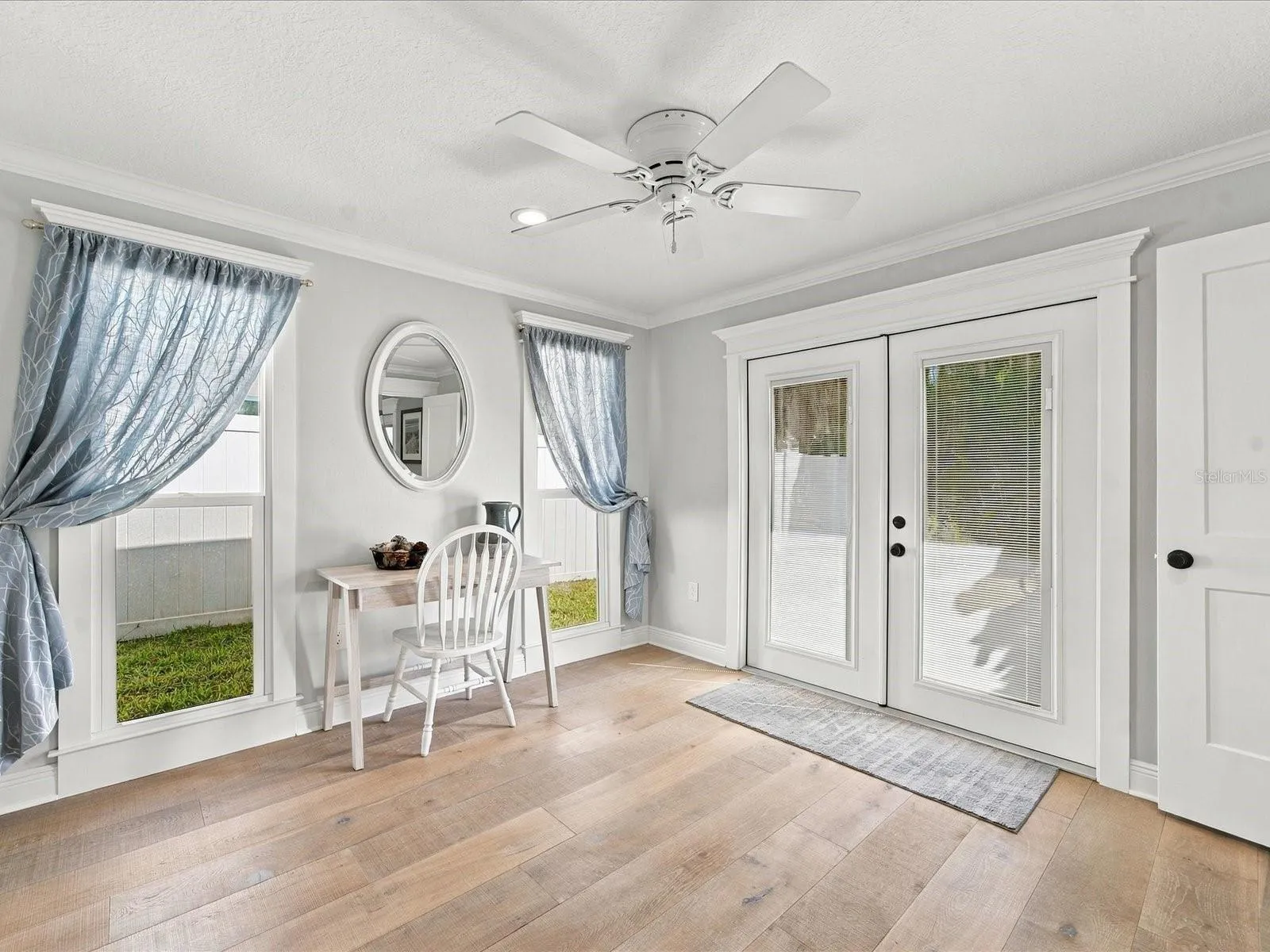 Primary - Entrance / Sitting Area