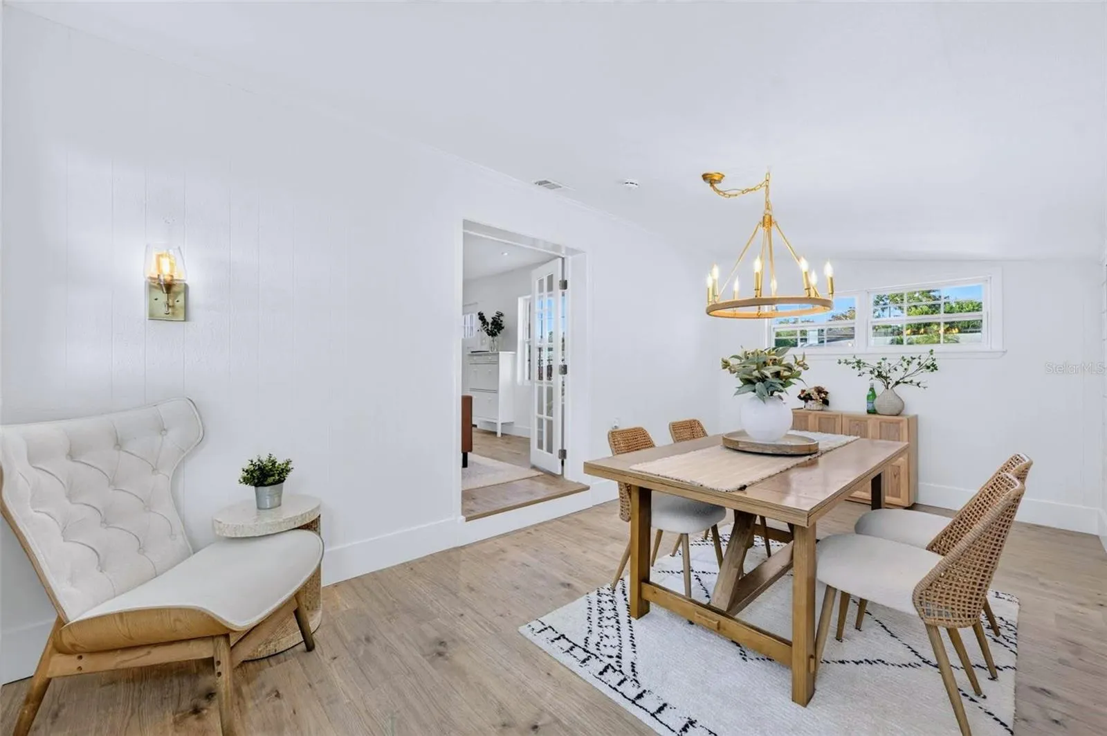 There's space in this corner for a reading nook and on the other end theres space for a buffet table or console table as well