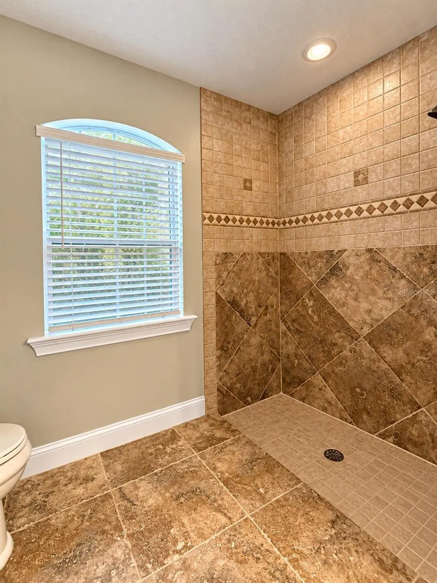 2nd Bath Shower