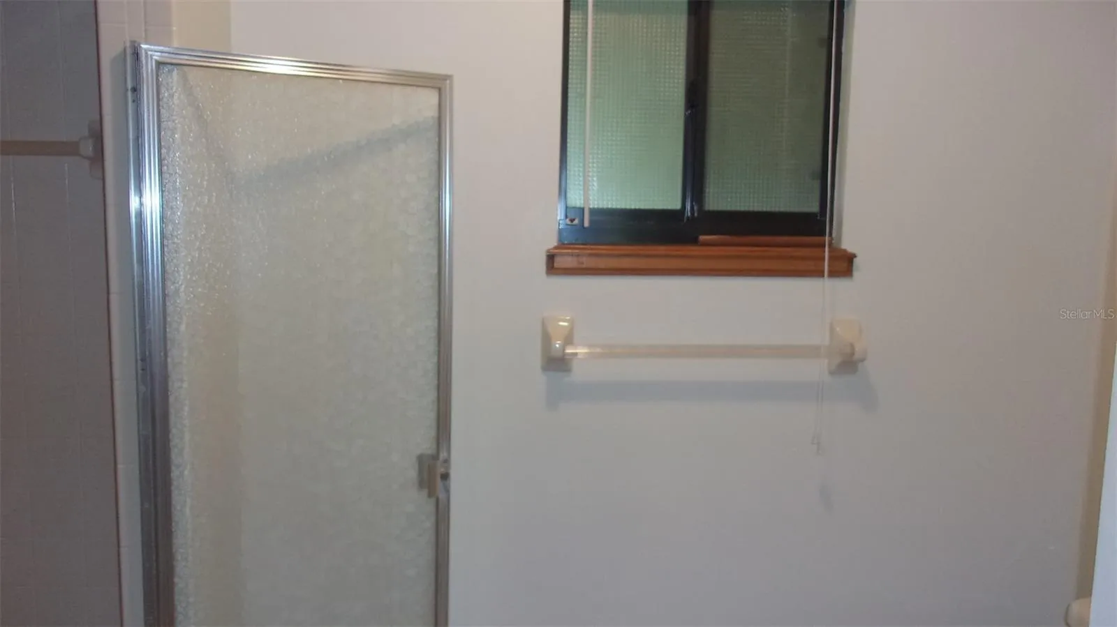 Main Bathroom View 4