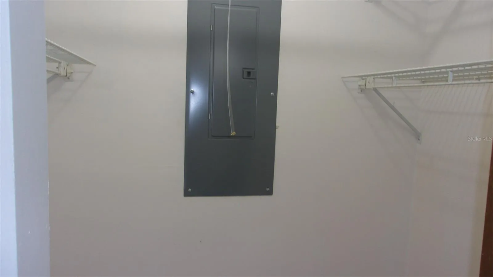 Main Bedroom Walk in Closet