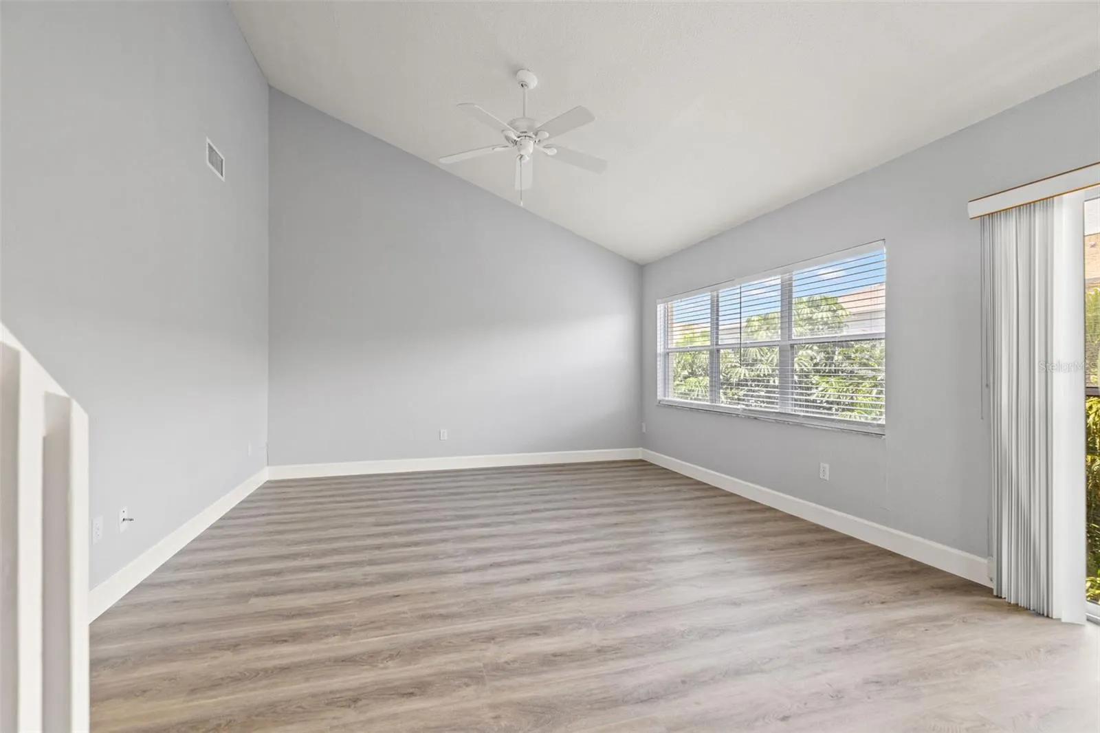 Second level primary suite