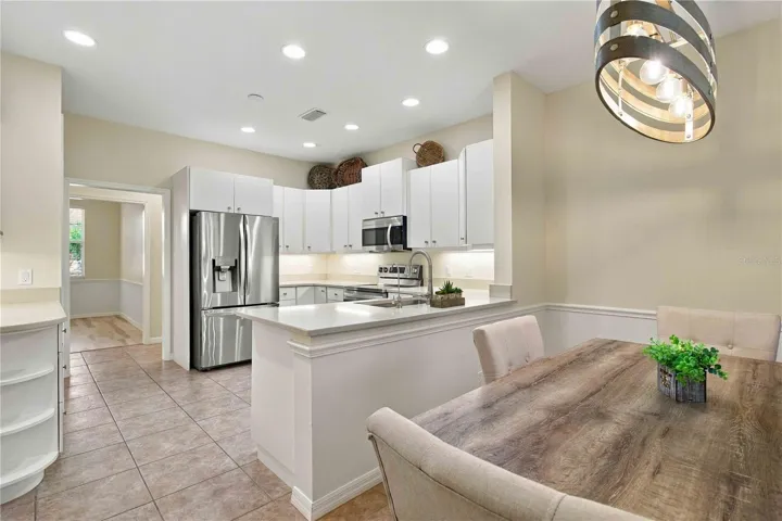 Breakfast nook looking into the kitchen