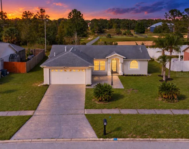 *Virtually Staged* Welcome Home!