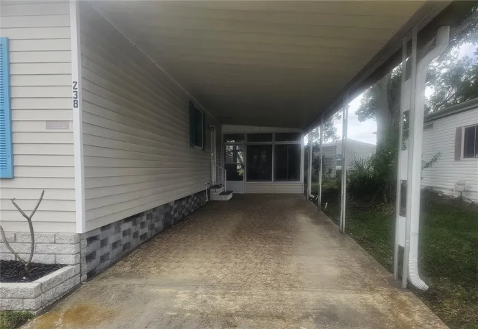 Carport/Enclosed Lanai