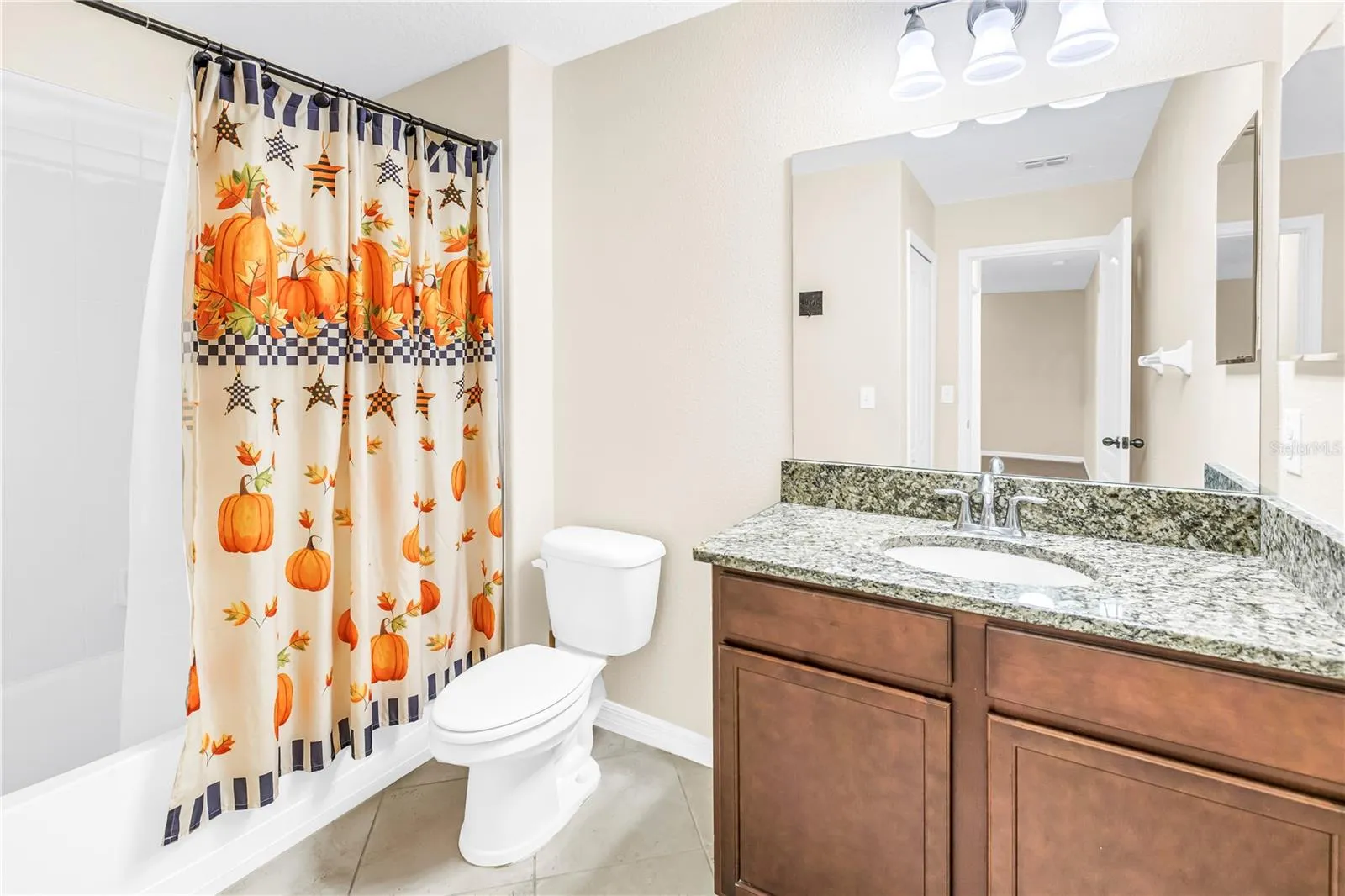 Upstairs Full Guest Bathroom