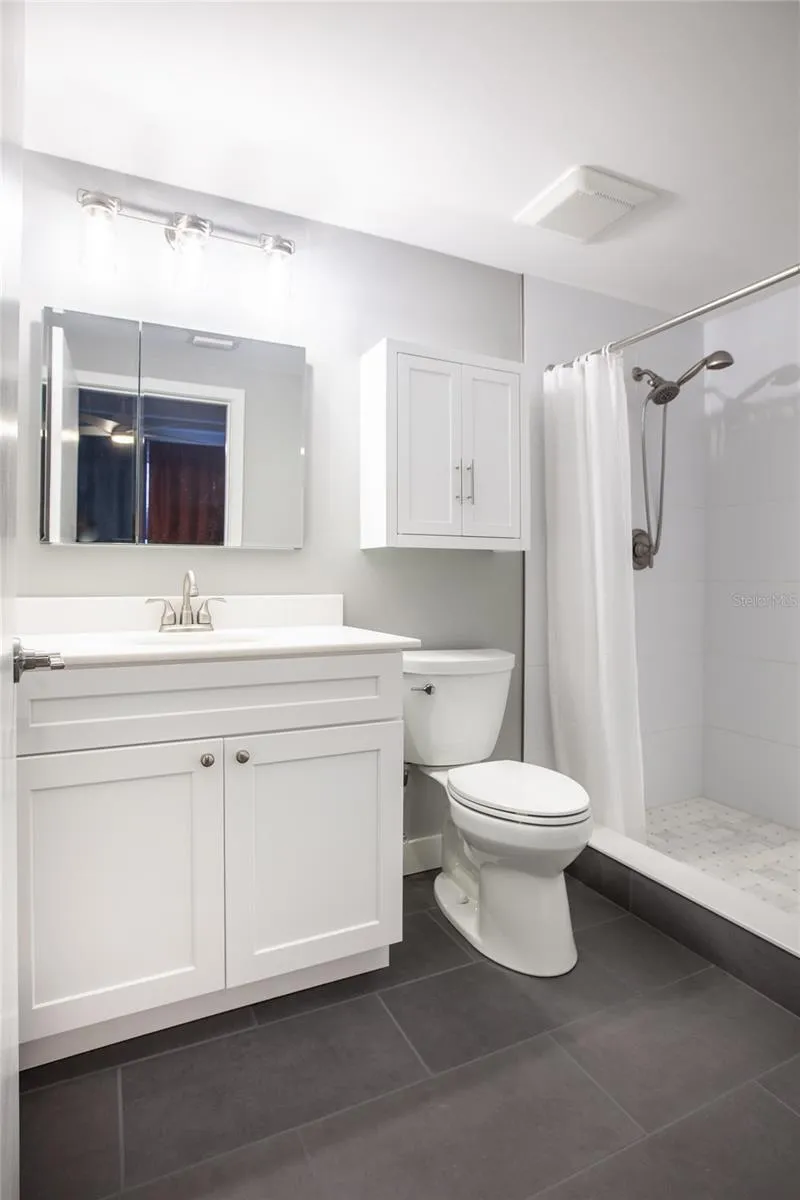 Upstairs Primary Full Bath
