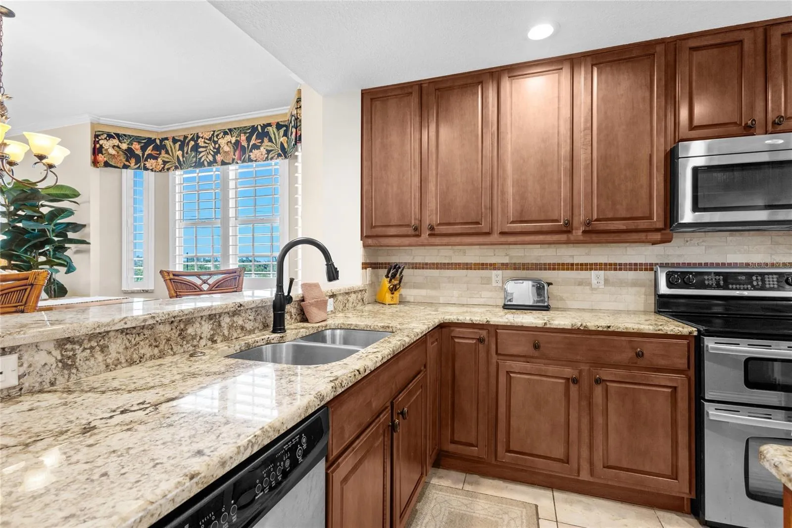 KITCHEN VIEW 2