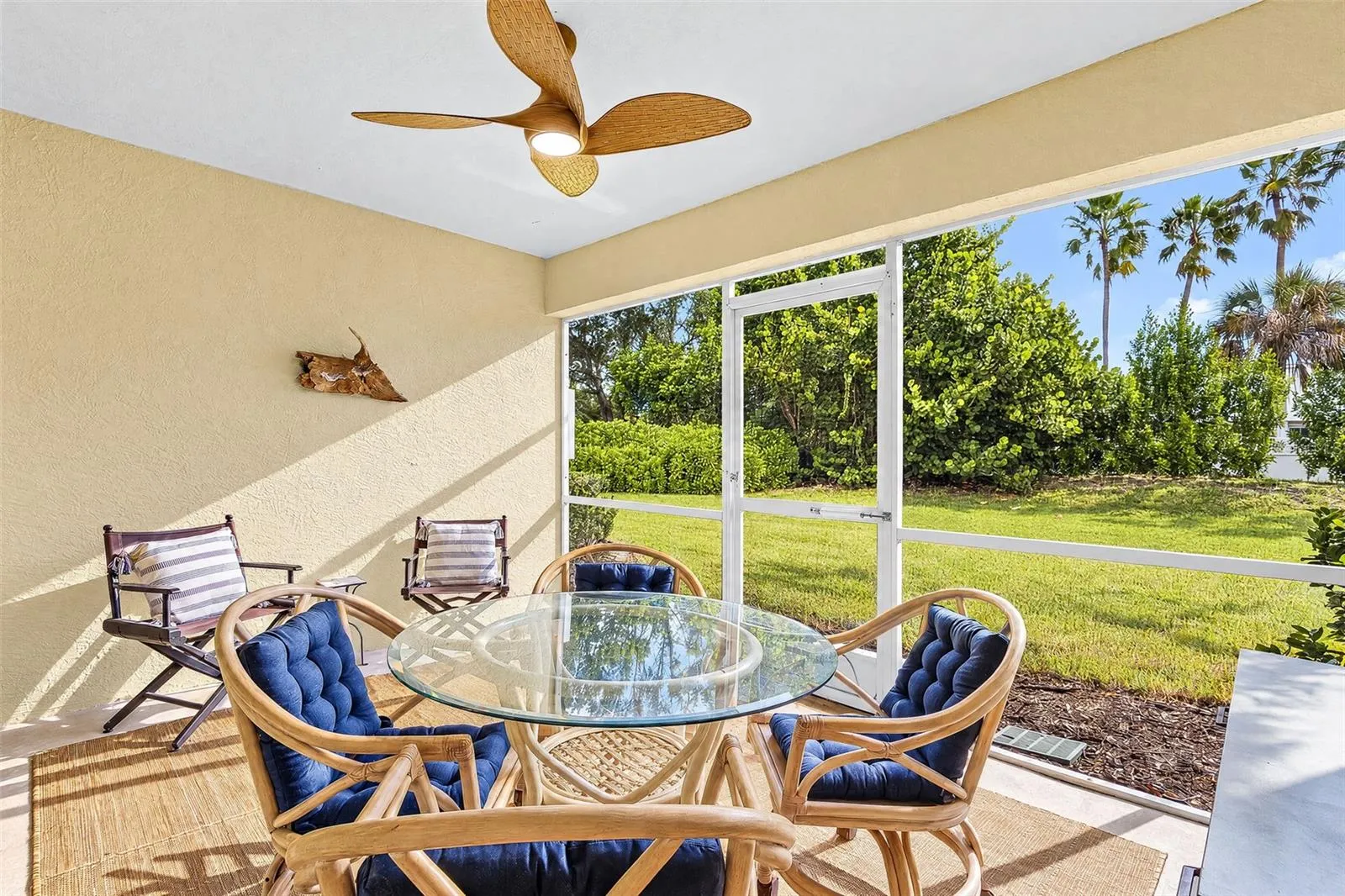 Enjoy morning coffee or night time drink on your lanai