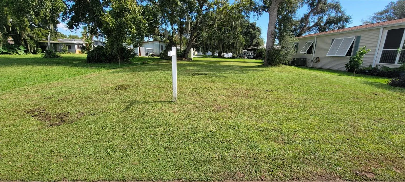 4339 Cedar Way from street