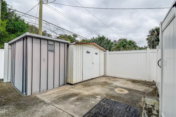 2 Storage Sheds
