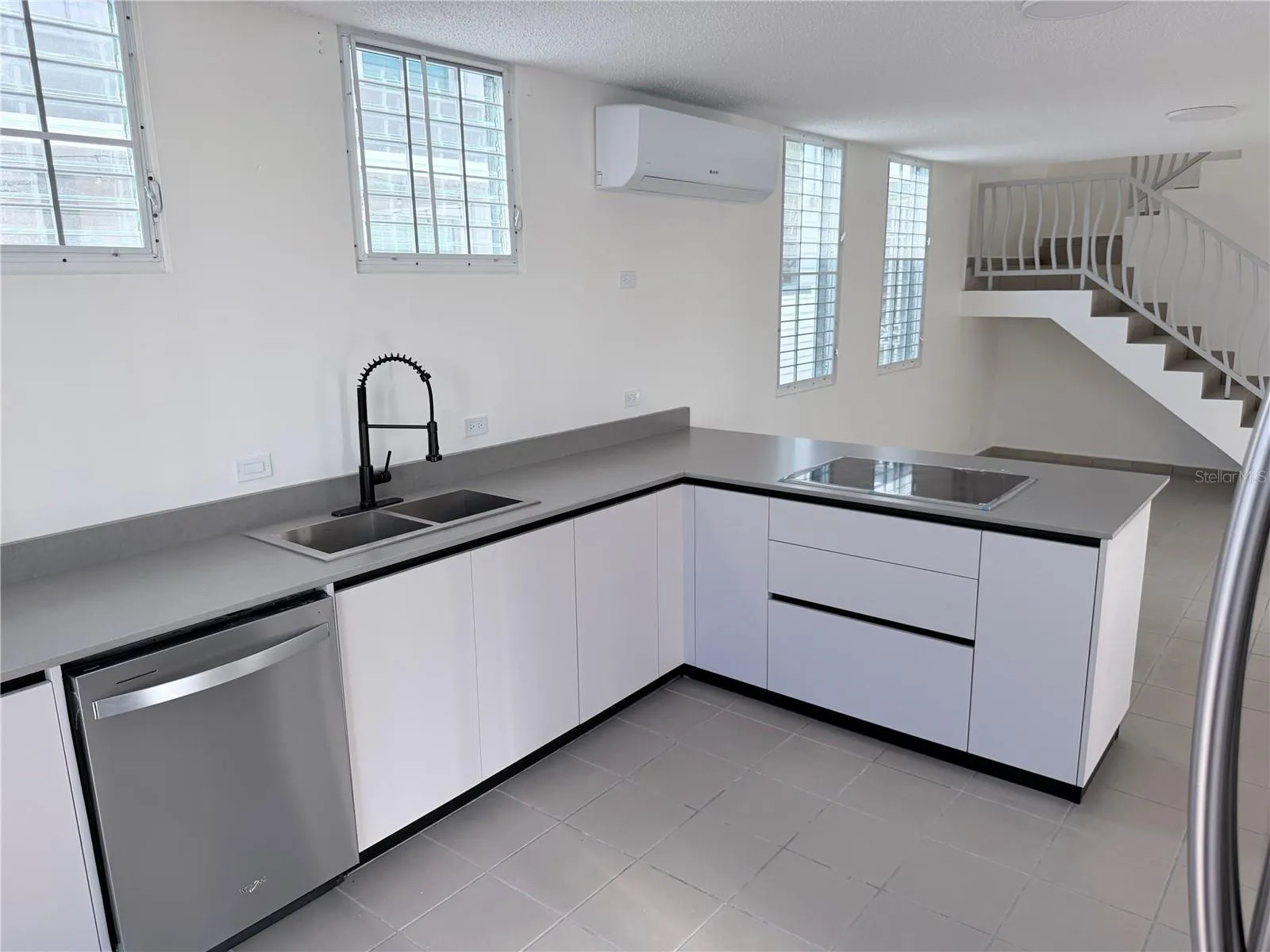 dishwasher and electric cooktop