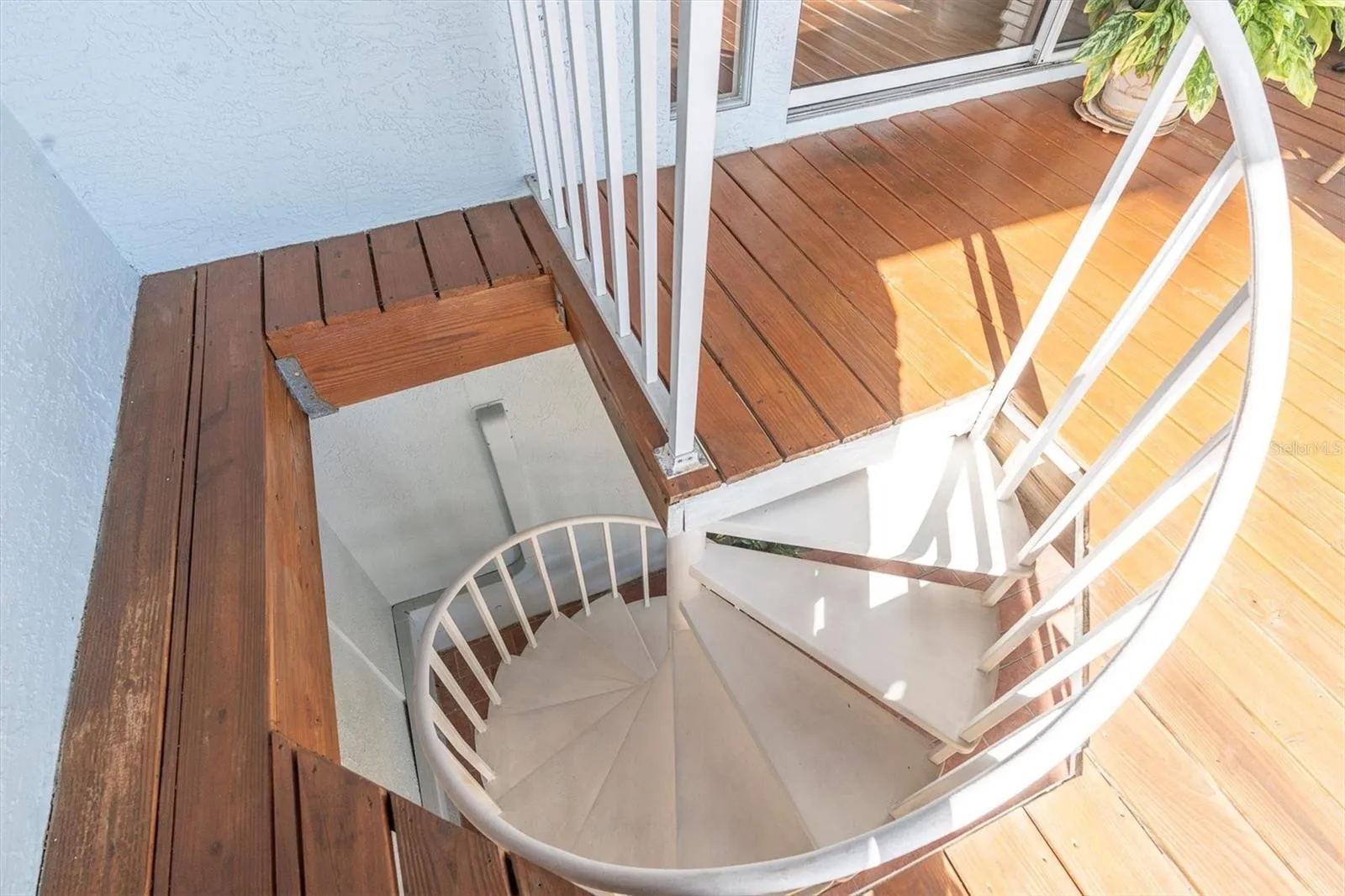 Spiral Staircase from Great Room to large deck