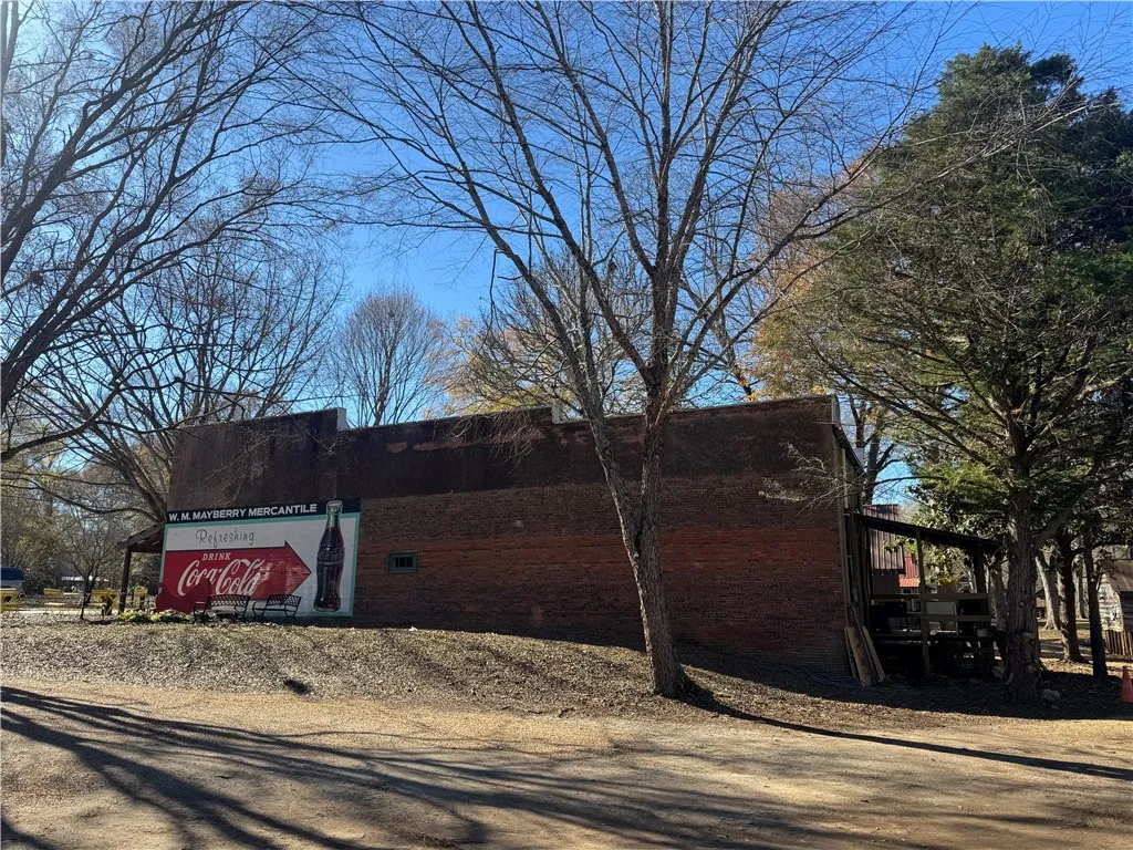 Nearby downtown Waverly