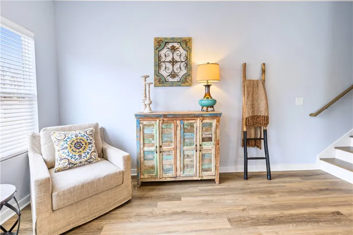 Large, bright  and spacious foyer