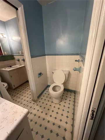 bathroom for 3rd/4th BR's