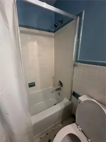 bathroom for 3rd/4th BR's