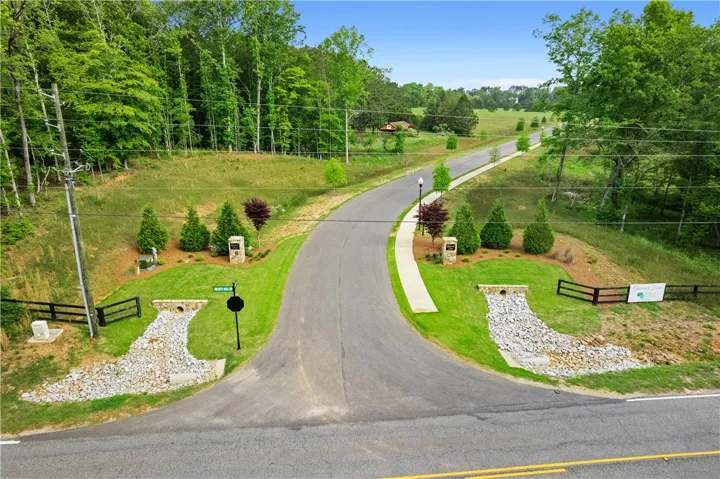 4040 Glenwood Court, Auburn, Alabama 36830