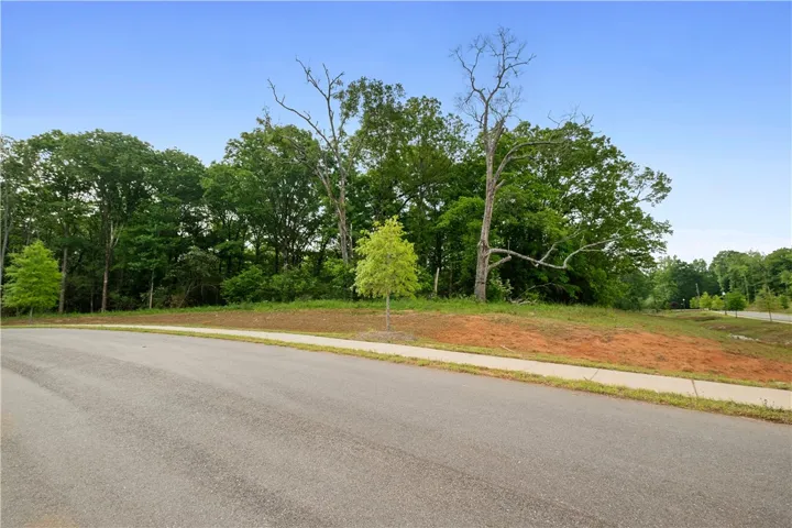 4040 Glenwood Court, Auburn, Alabama 36830
