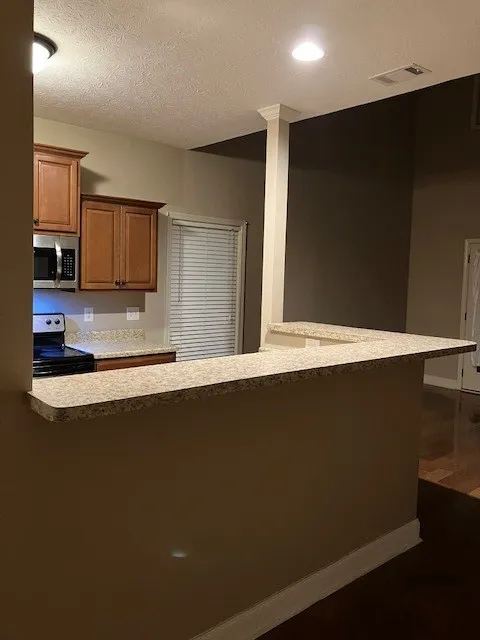 Kitchen eating bar