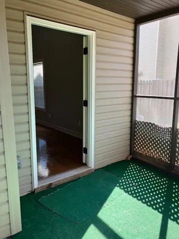 Screened in Patio