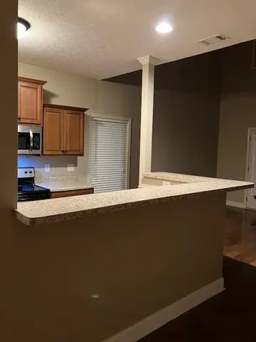 Kitchen eating bar