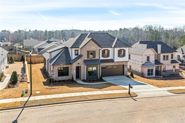 Welcome to 810 Summerlin Circle!