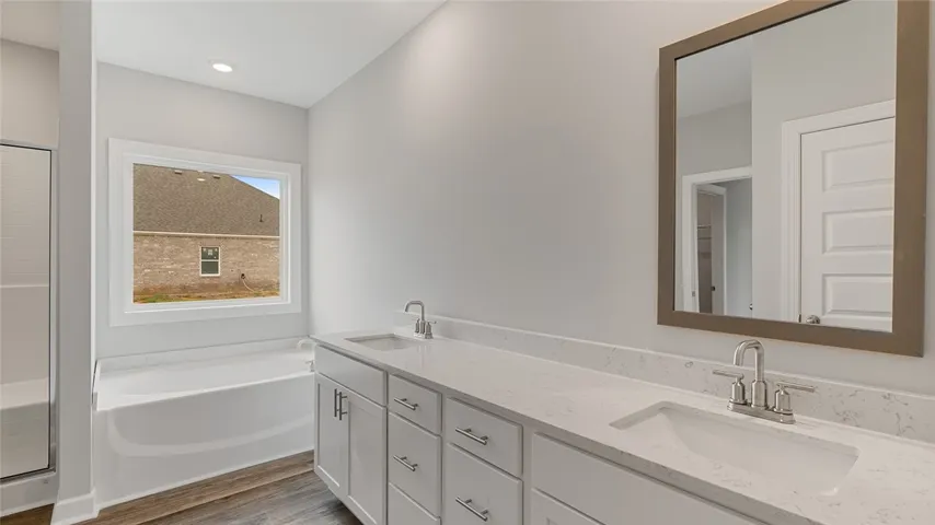 2194 Bluebird Drive, Auburn, Alabama 36879