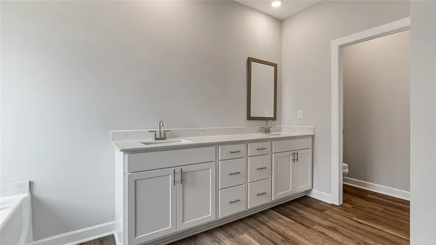 2194 Bluebird Drive, Auburn, Alabama 36879