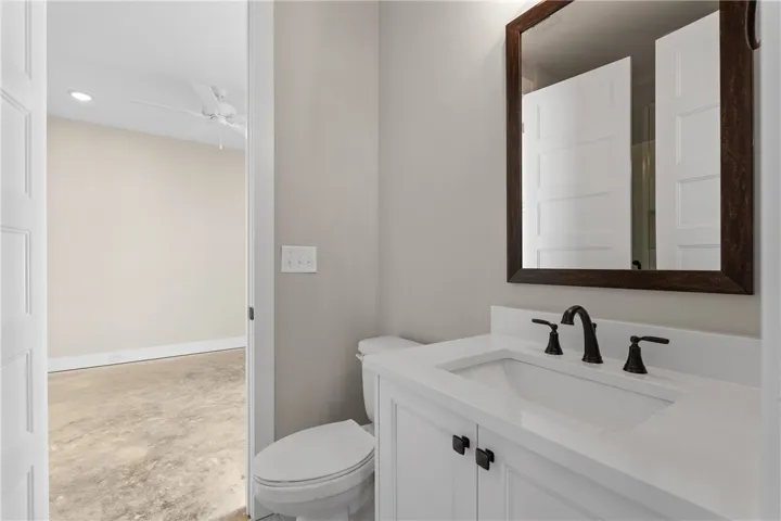 GUEST BATHROOM
FIRST LEVEL