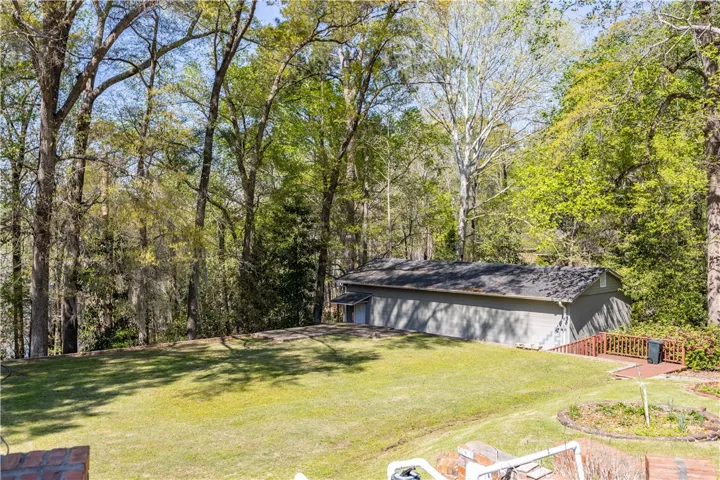 Two Story Building Could be Gym or Guest Room+