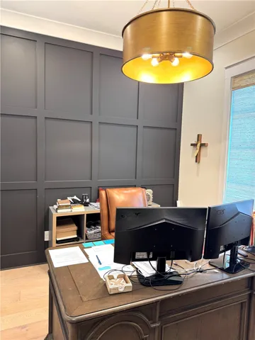Home Office/Nursery/Gym (has closet)