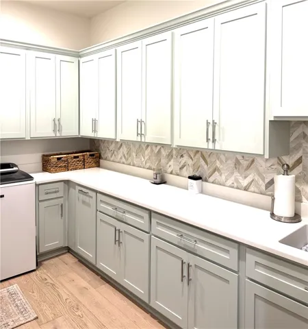 Large Laundry with Soaking Sink