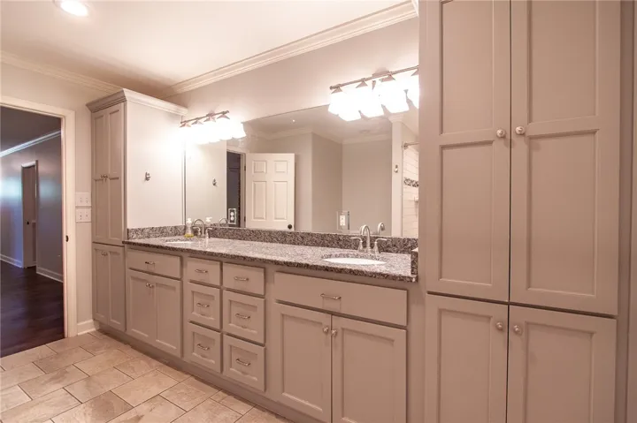 Full bath newer addition off family room