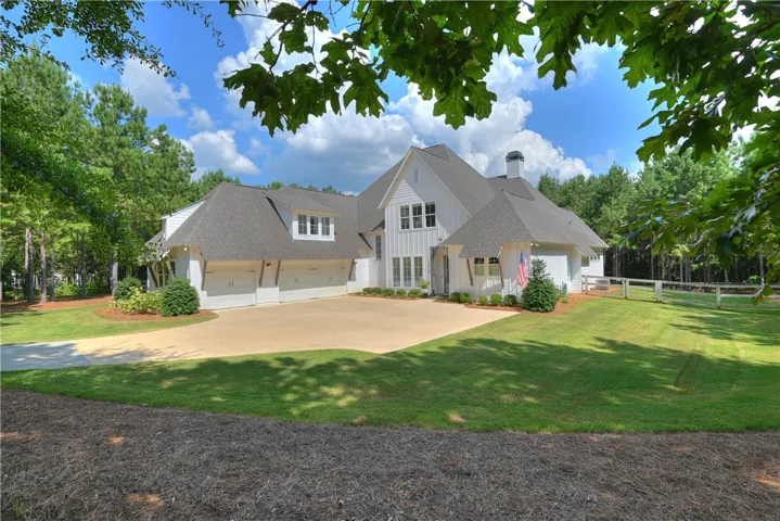 Welcome to 2865 Pear Tree!